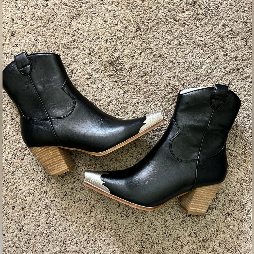 *NWT* Women’s dressy boots 🤠